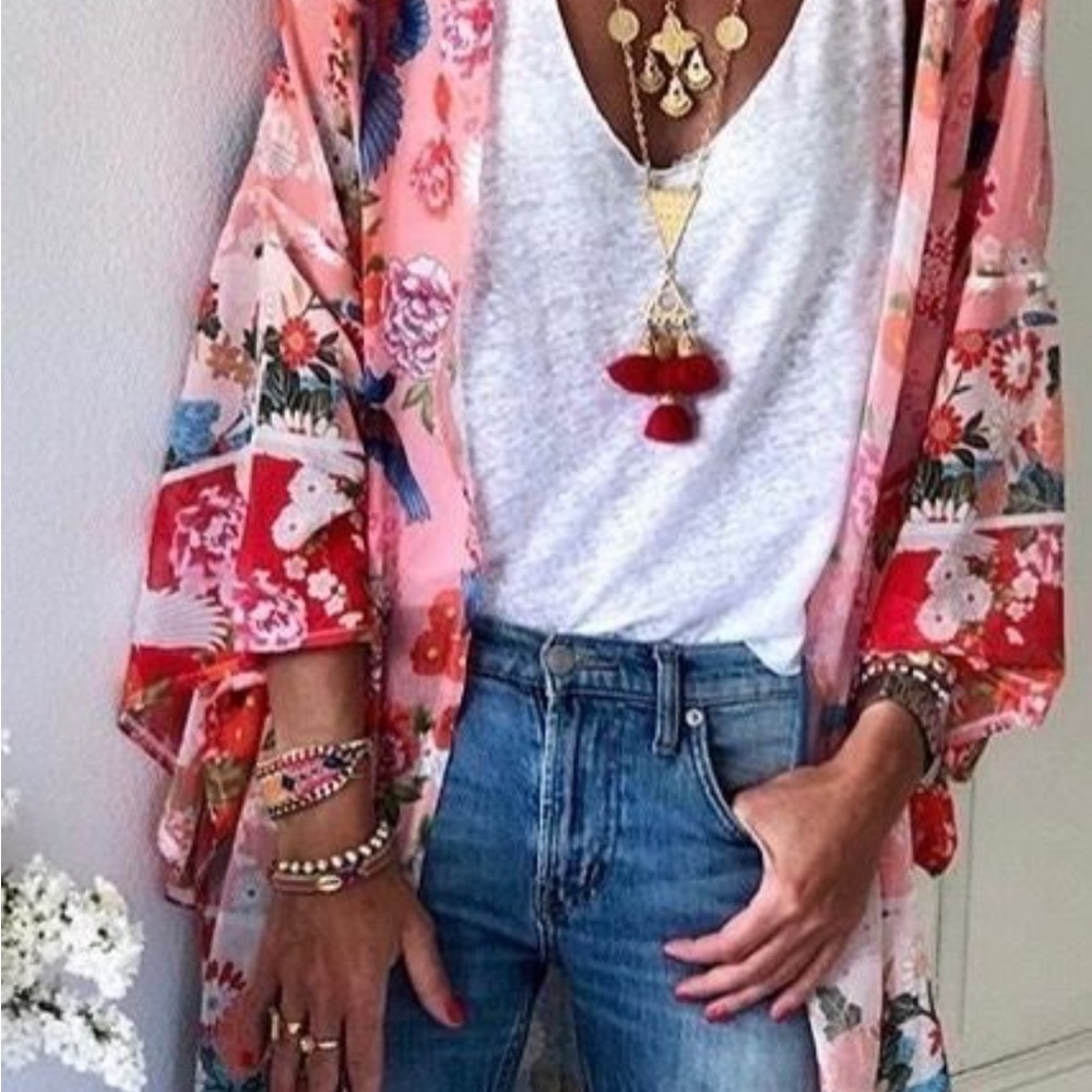 Floral and Peacock Pink Kimono with Pockets and Belt - Picture 11 of 13